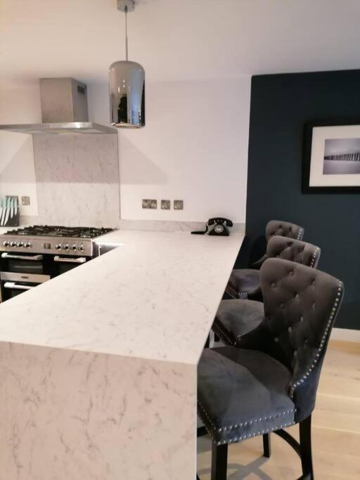 브라이턴 New Town House With *Free Allocated Parking* 아파트 외부 사진