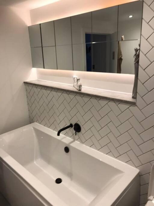 브라이턴 New Town House With *Free Allocated Parking* 아파트 외부 사진